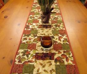 Quilted Table Runner Leaves